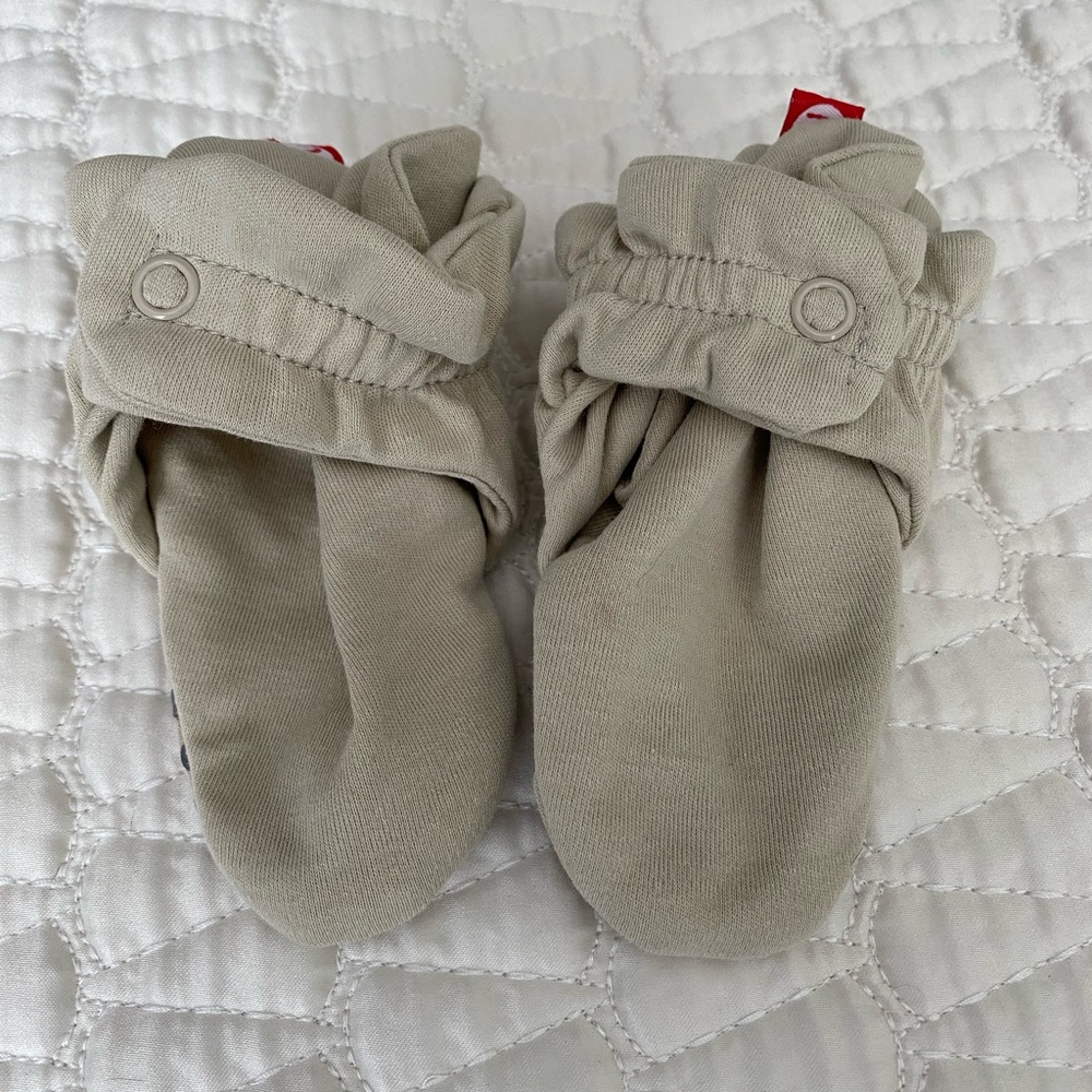 Zutano ORGANIC COTTON GRIPPER BABY BOOTIE - KHAKI 12M NWOT